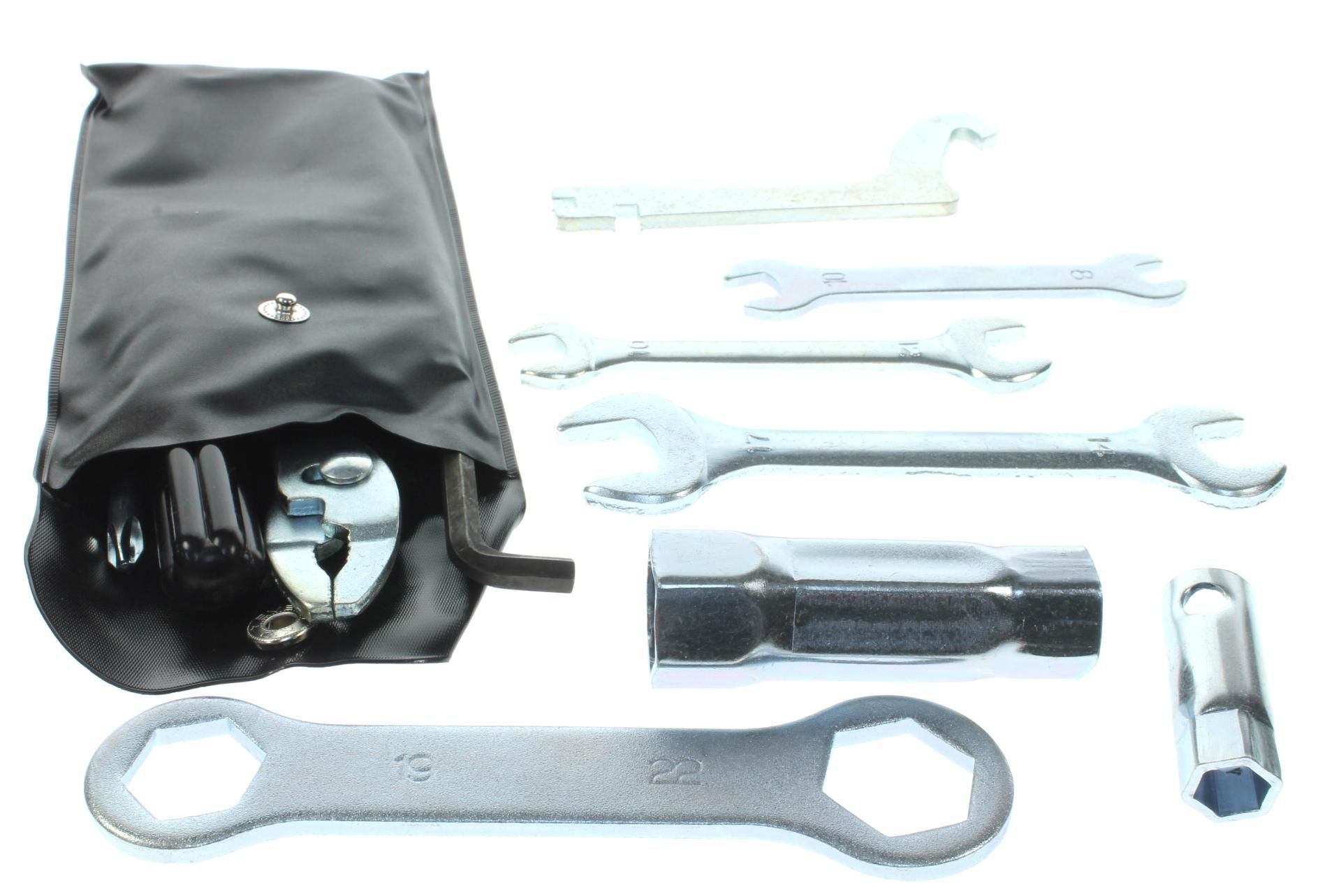 3M2-28100-00-00 Superseded by 2A6-W2810-00-00 - TOOL KIT