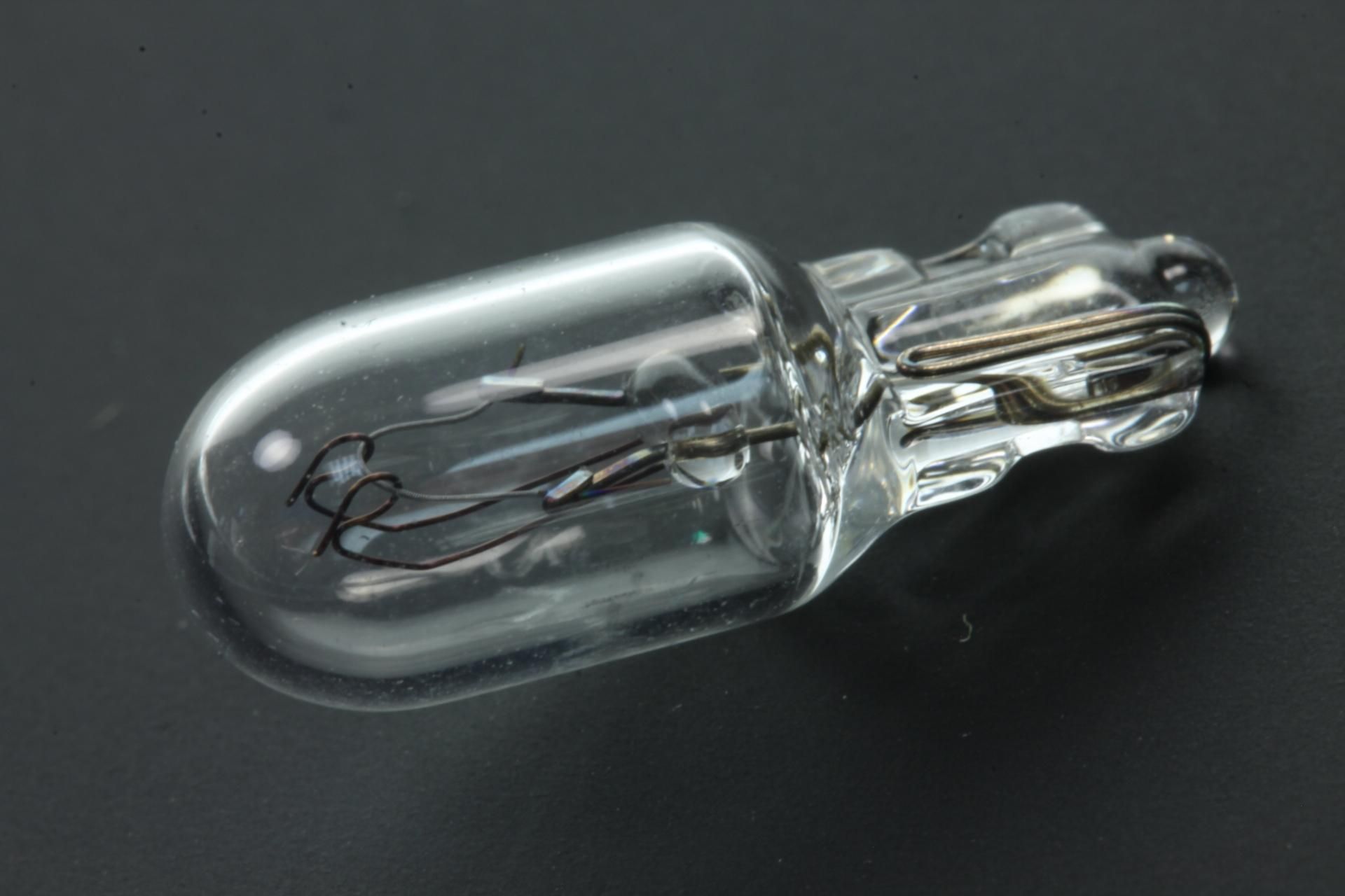 2GV-83517-00-00 Superseded by 3FV-83517-00-00 - BULB 12V-1.7W
