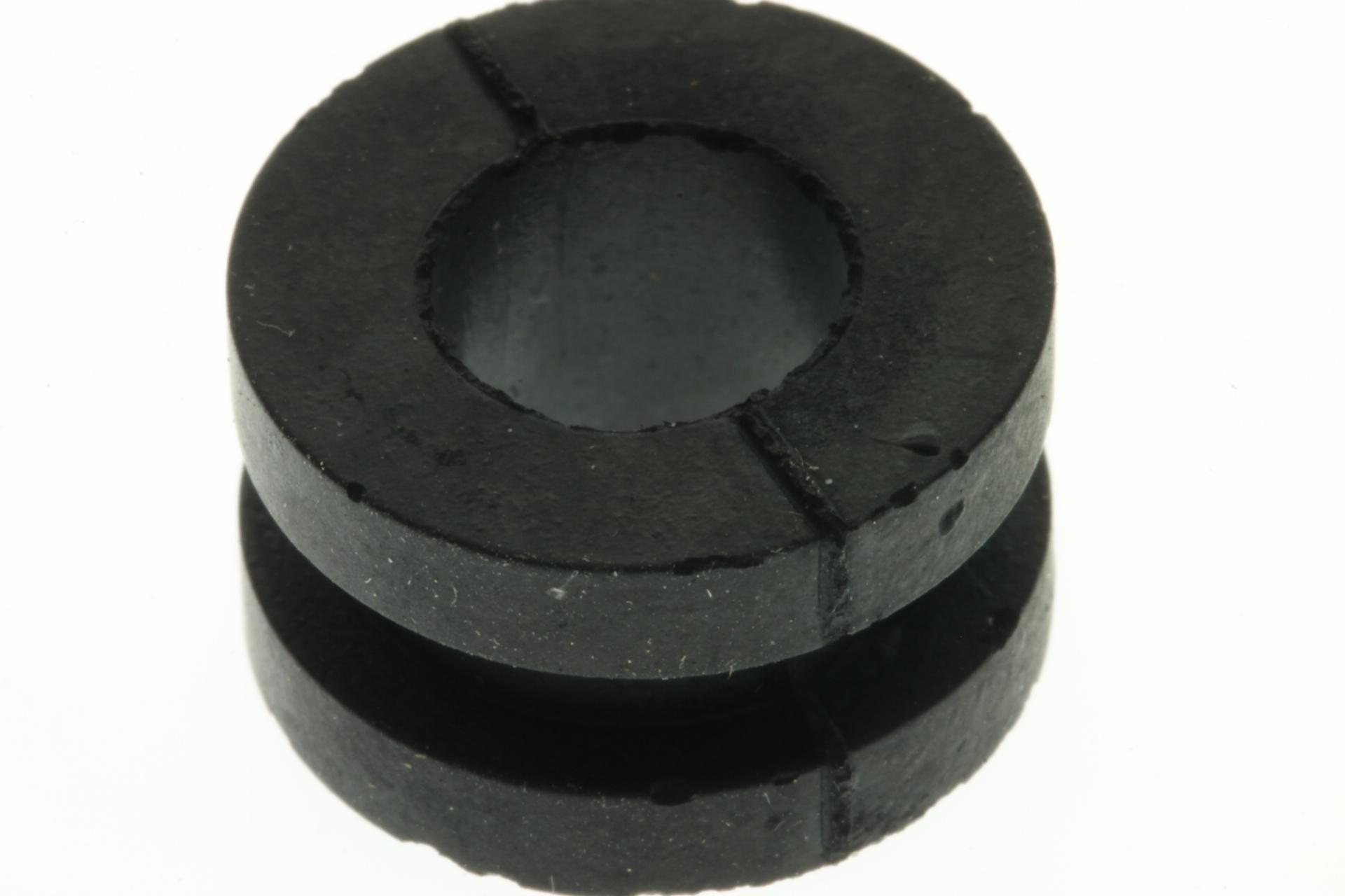 37215-HM5-670 MOUNTING RUBBER