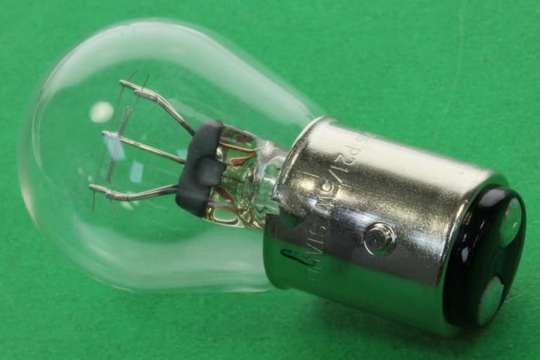 1A2-84714-41-00 Superseded by 1A2-84714-50-00 - BULB