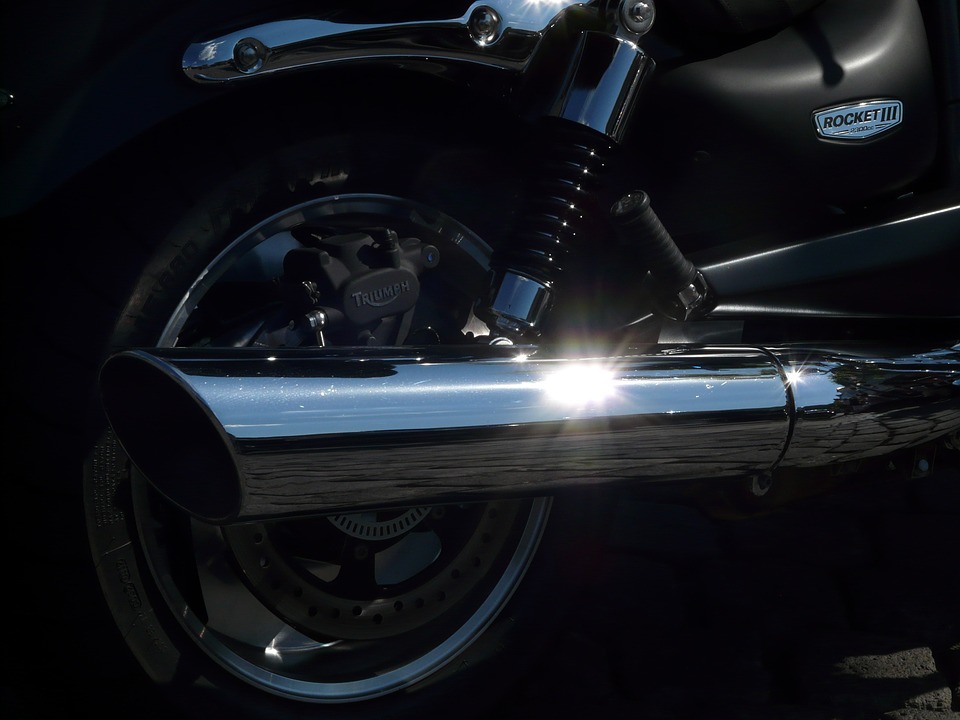 Motorcycle engine exhaust pipe