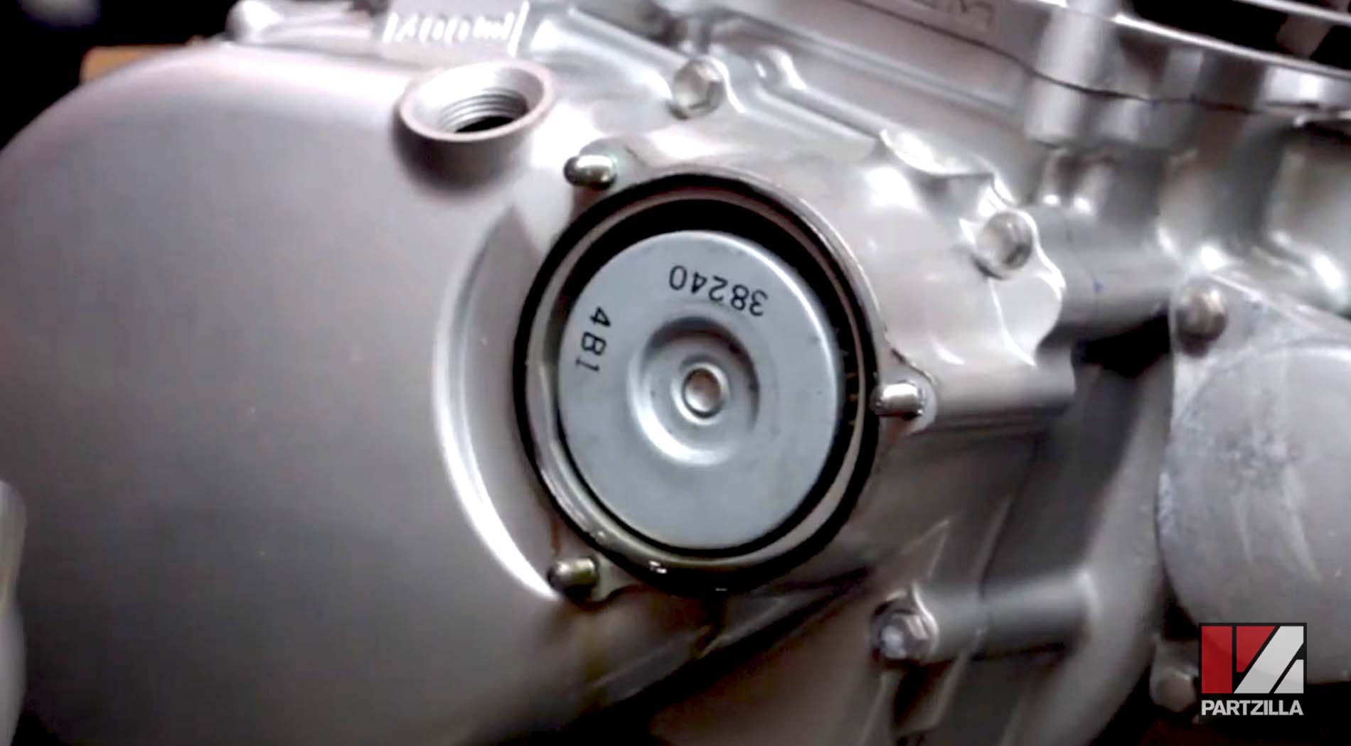 Suzuki TU250X oil filter installation
