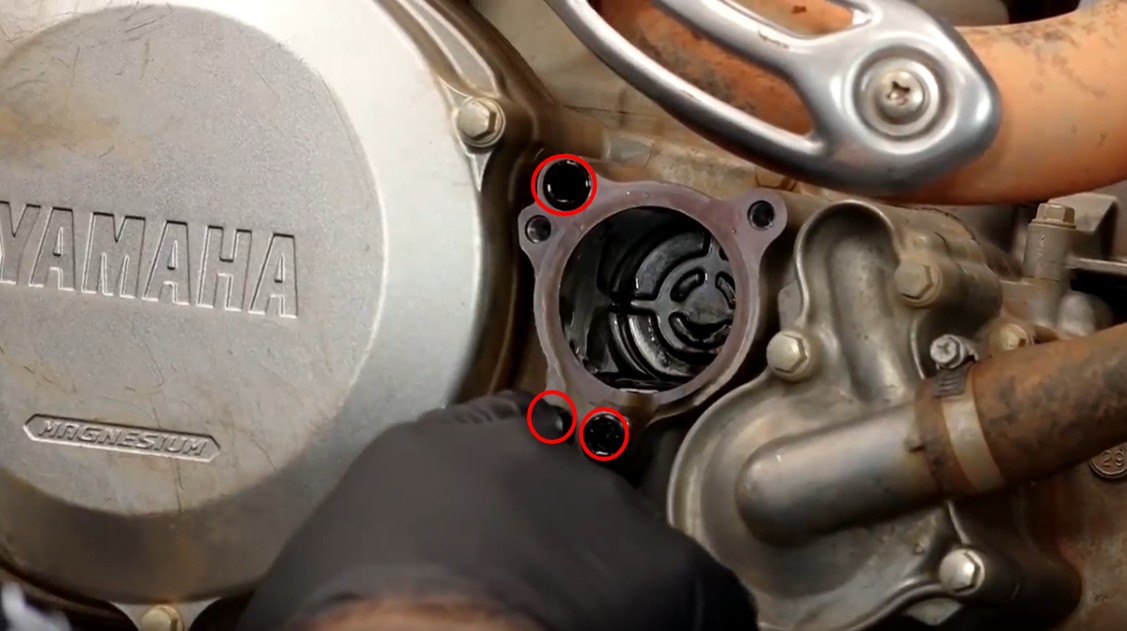 Yamaha YFZ450R oil filter cover bolts