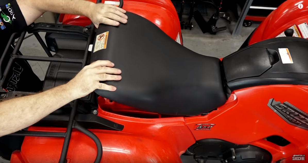 Yamaha Grizzly 700 seat removal