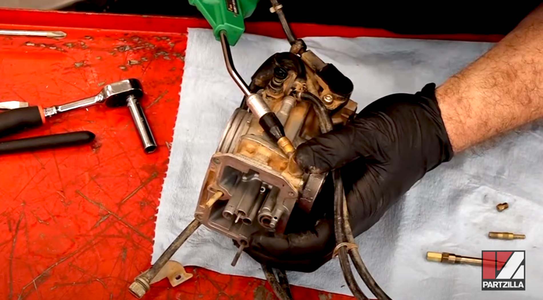 Carburetor vs fuel injector: carb cleaning
