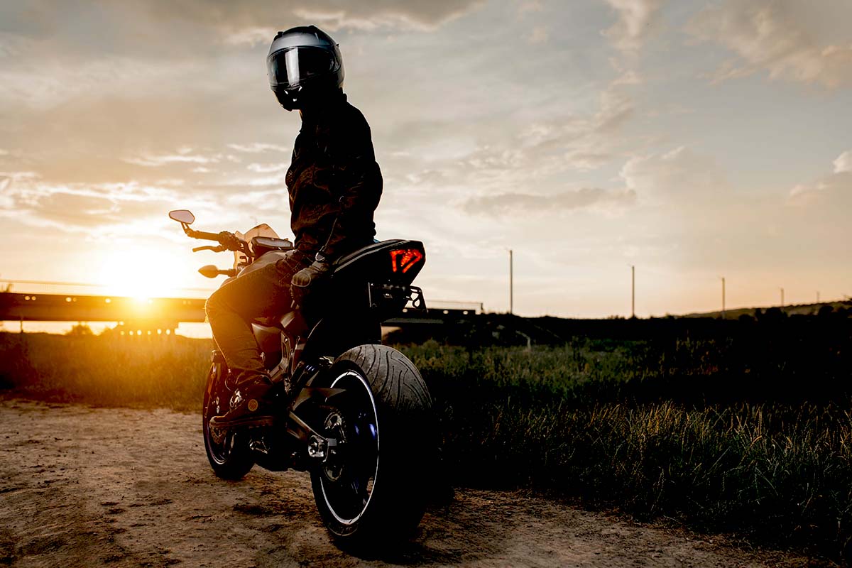 Motorcycle helmet face shield things to know