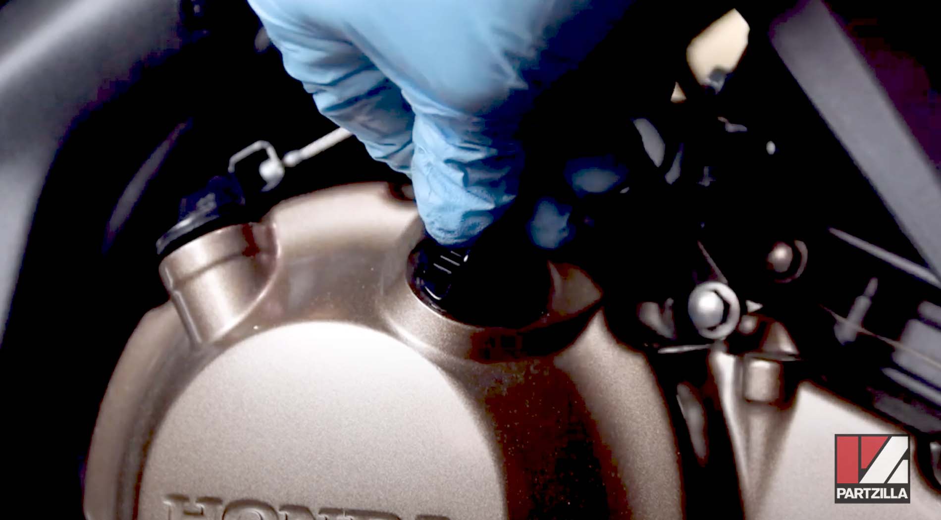 Honda CBR300 oil change fill cap