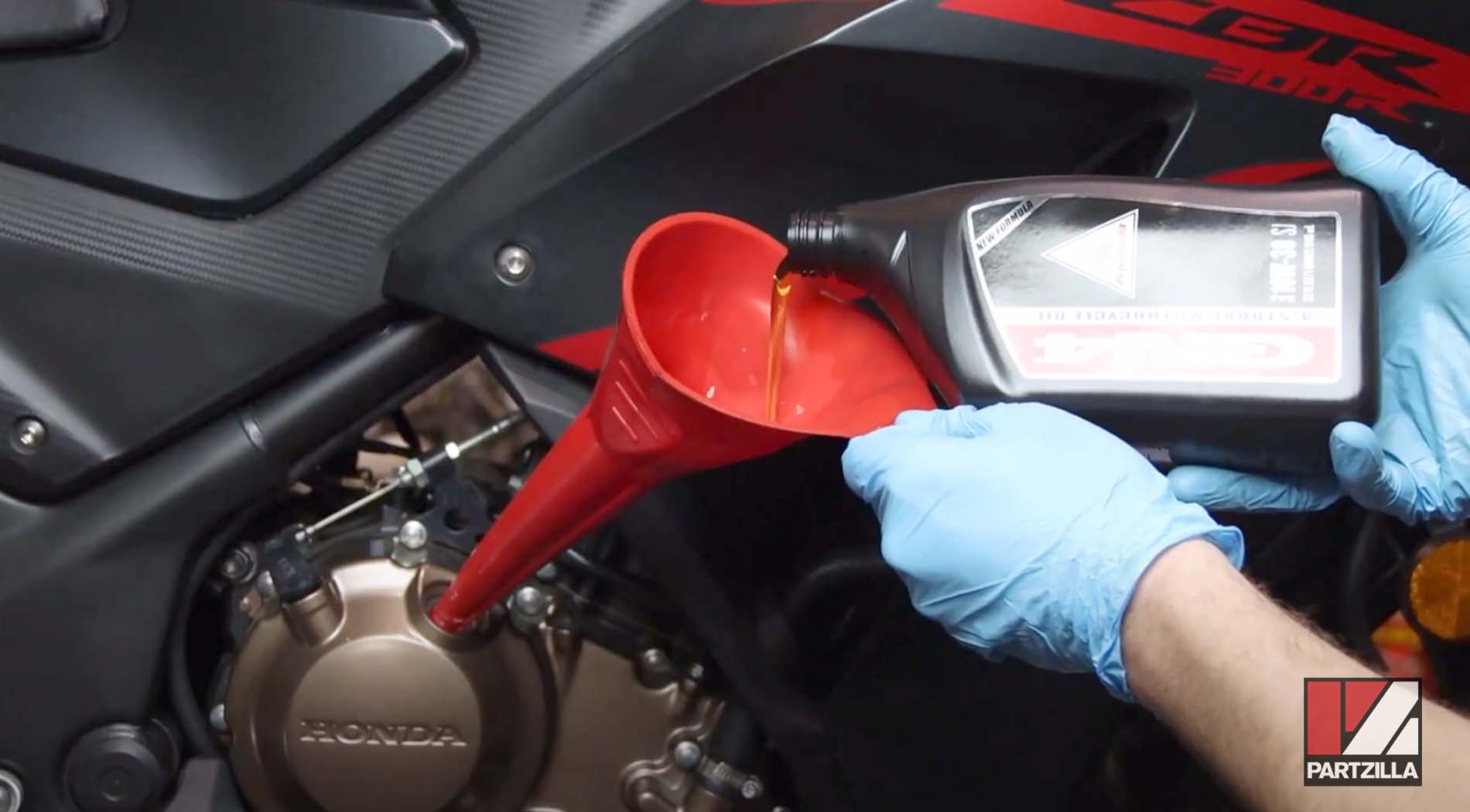 Honda CBR300 oil change refill