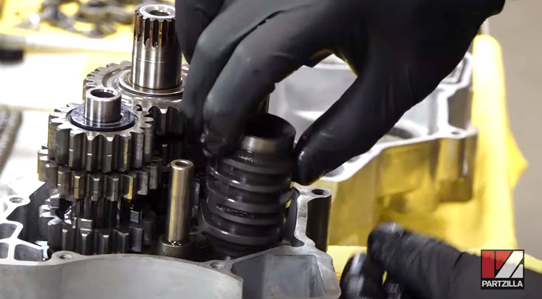 Honda CRF450 transmission gear shift drum installation