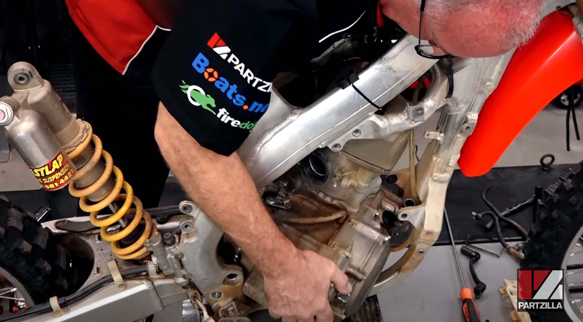 Honda CRF450R engine removal 