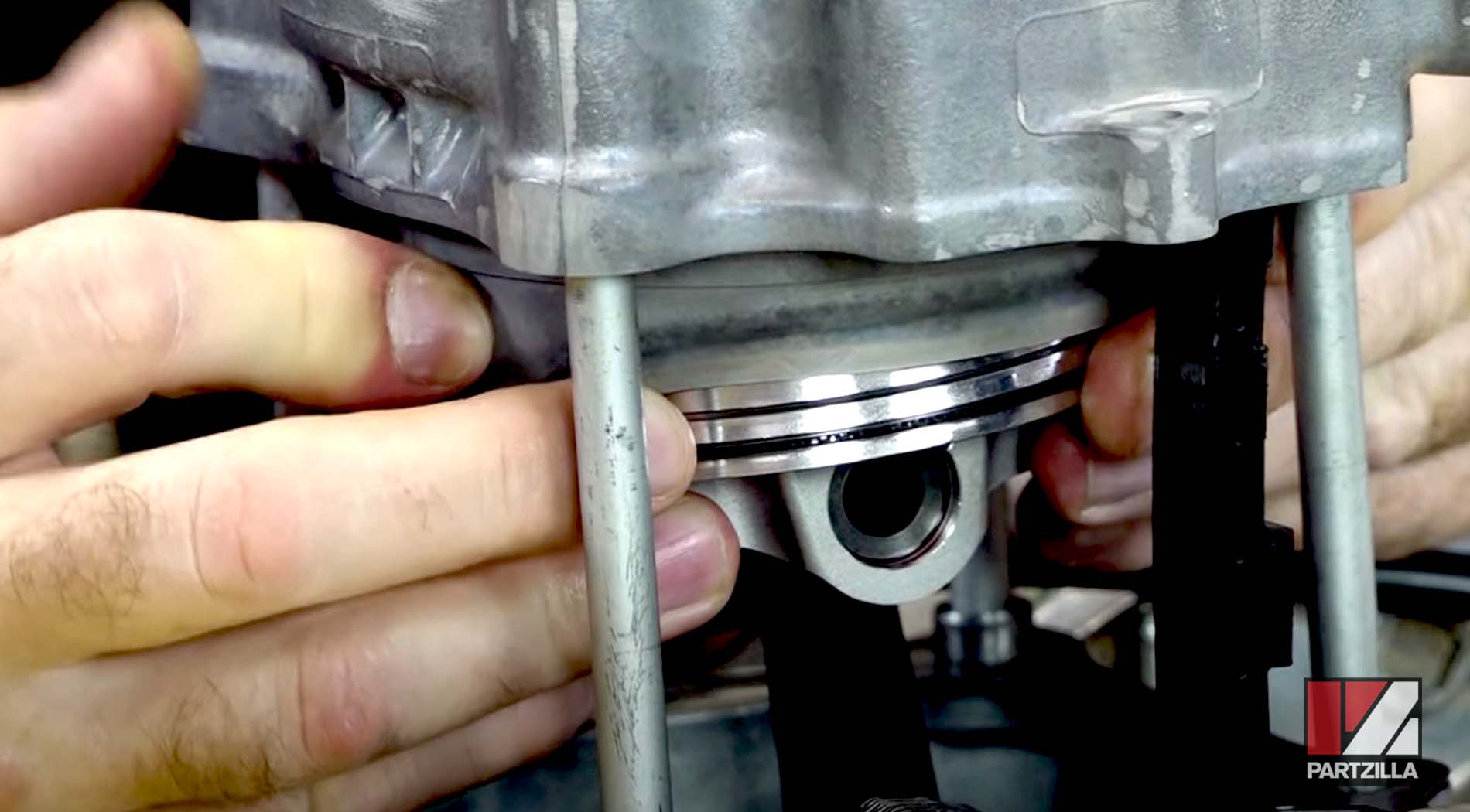 Honda CRF450 engine cylinder installation