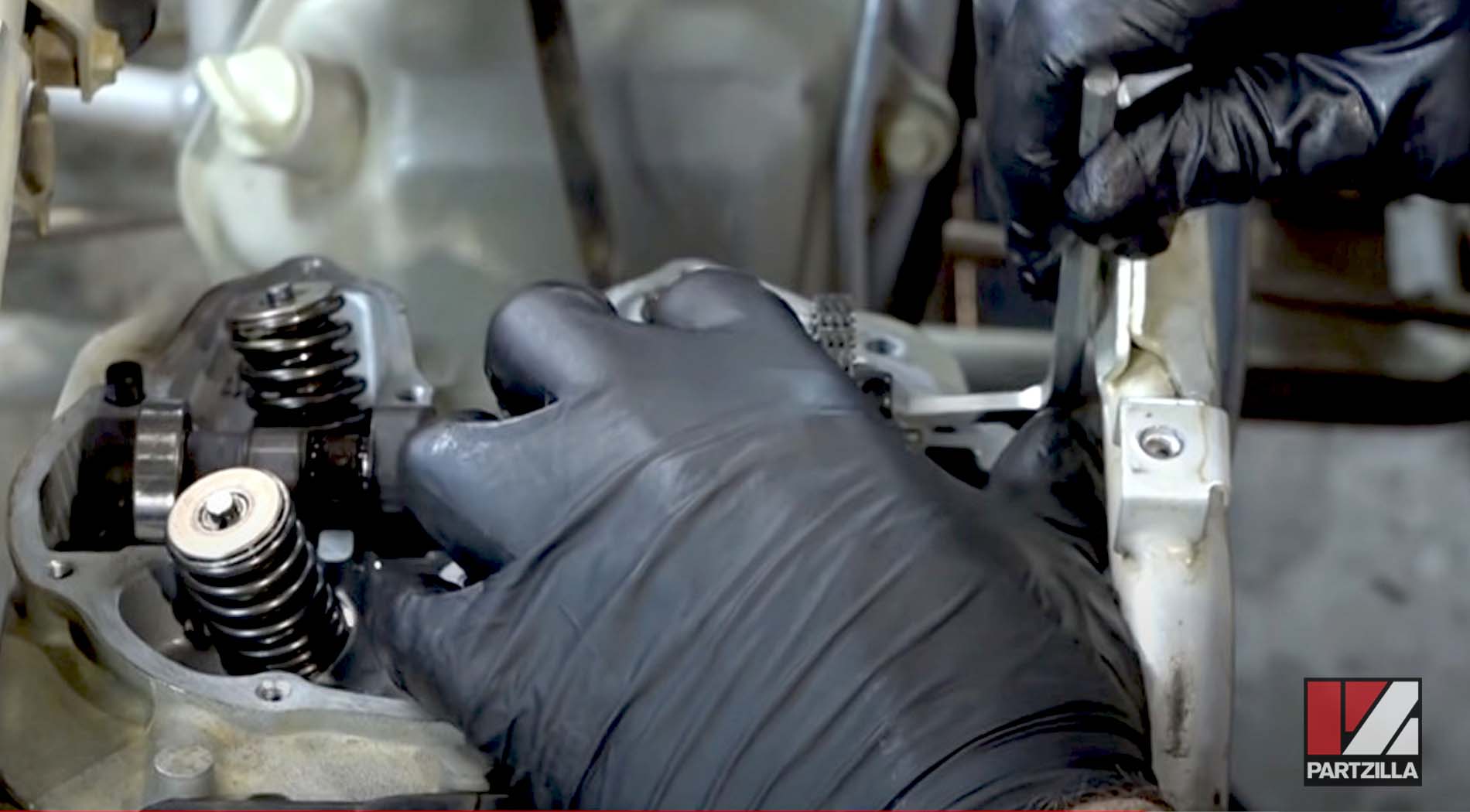 Honda TRX400 top end rebuild camshaft bolts