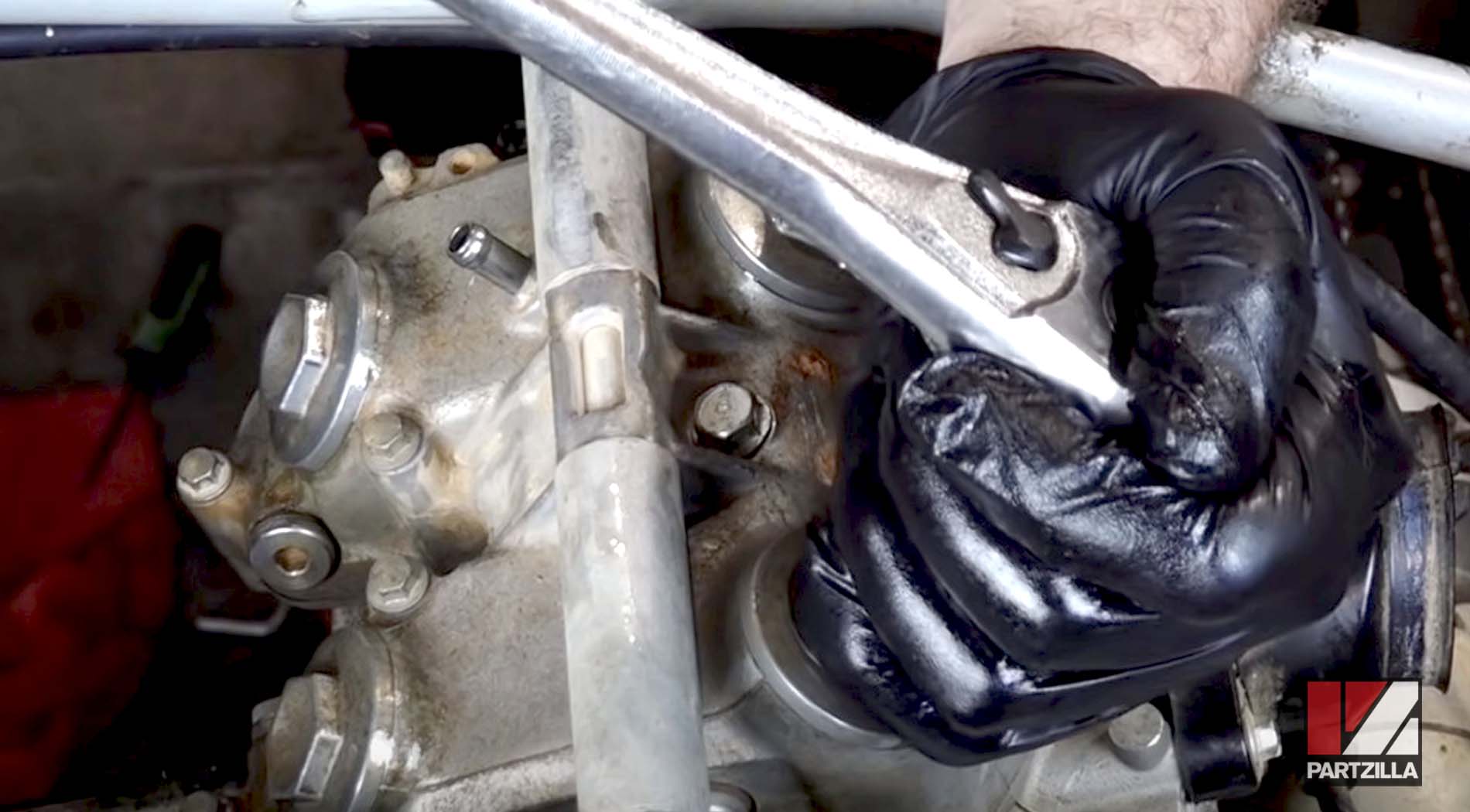 Honda TRX400 engine rebuild valve cover installation