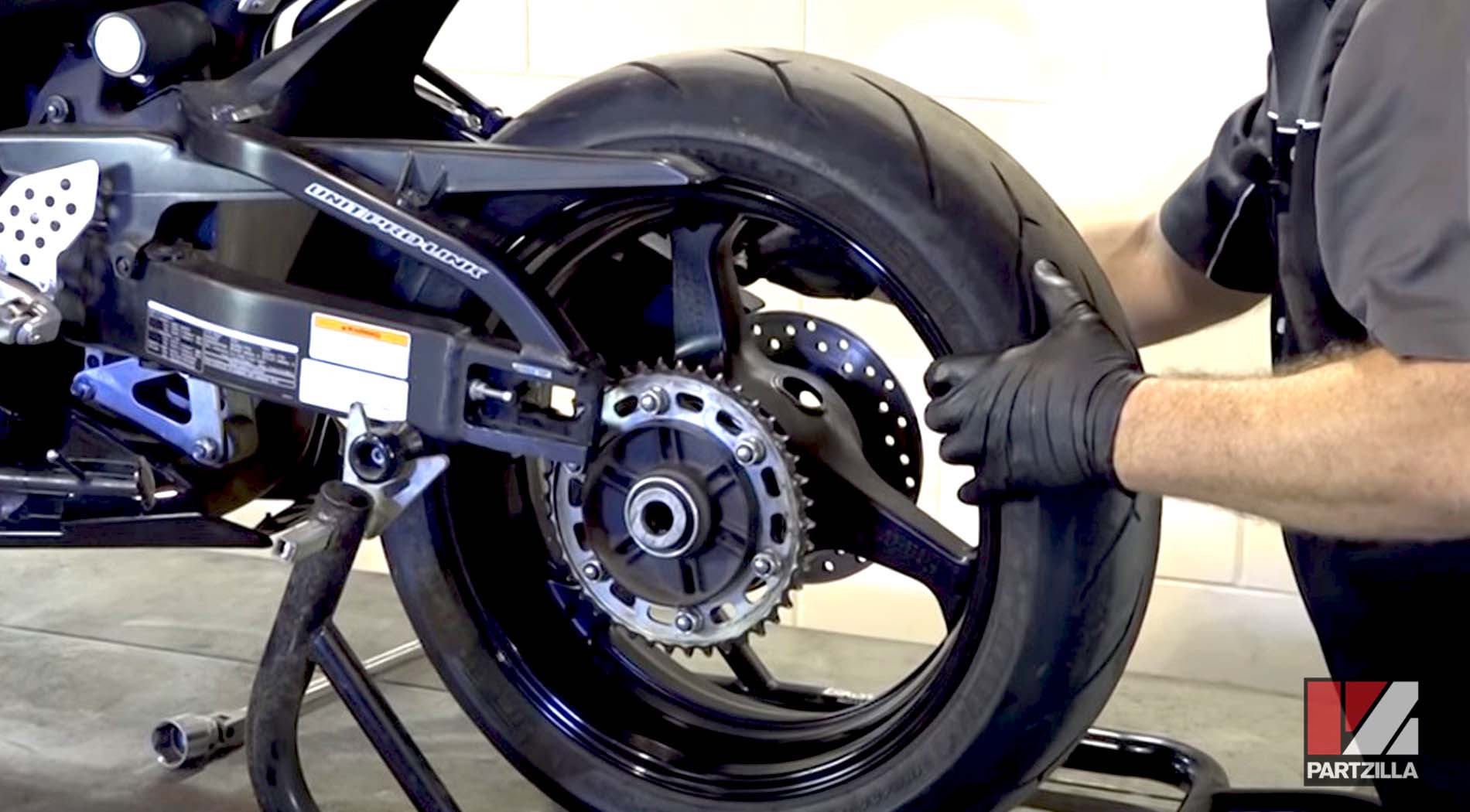 Honda CBR600RR chain and sprockets change wheel removal
