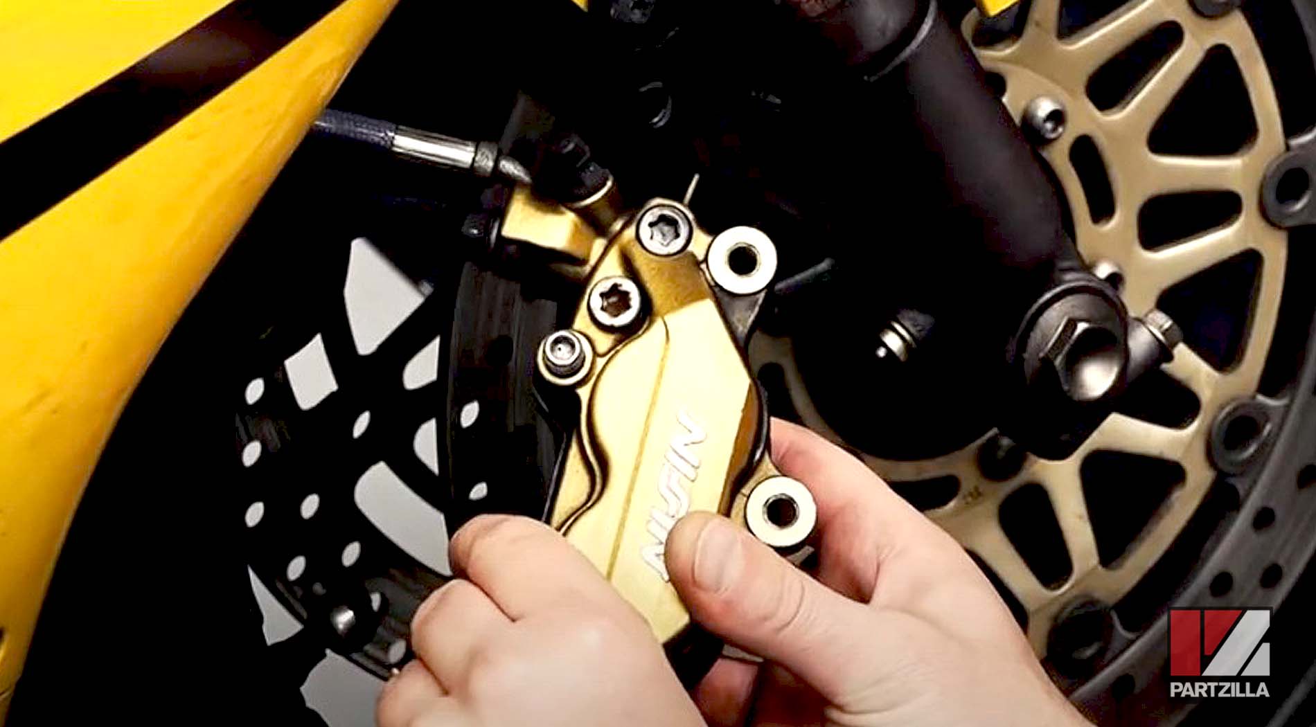 Honda CBR 929RR  front brake pads change