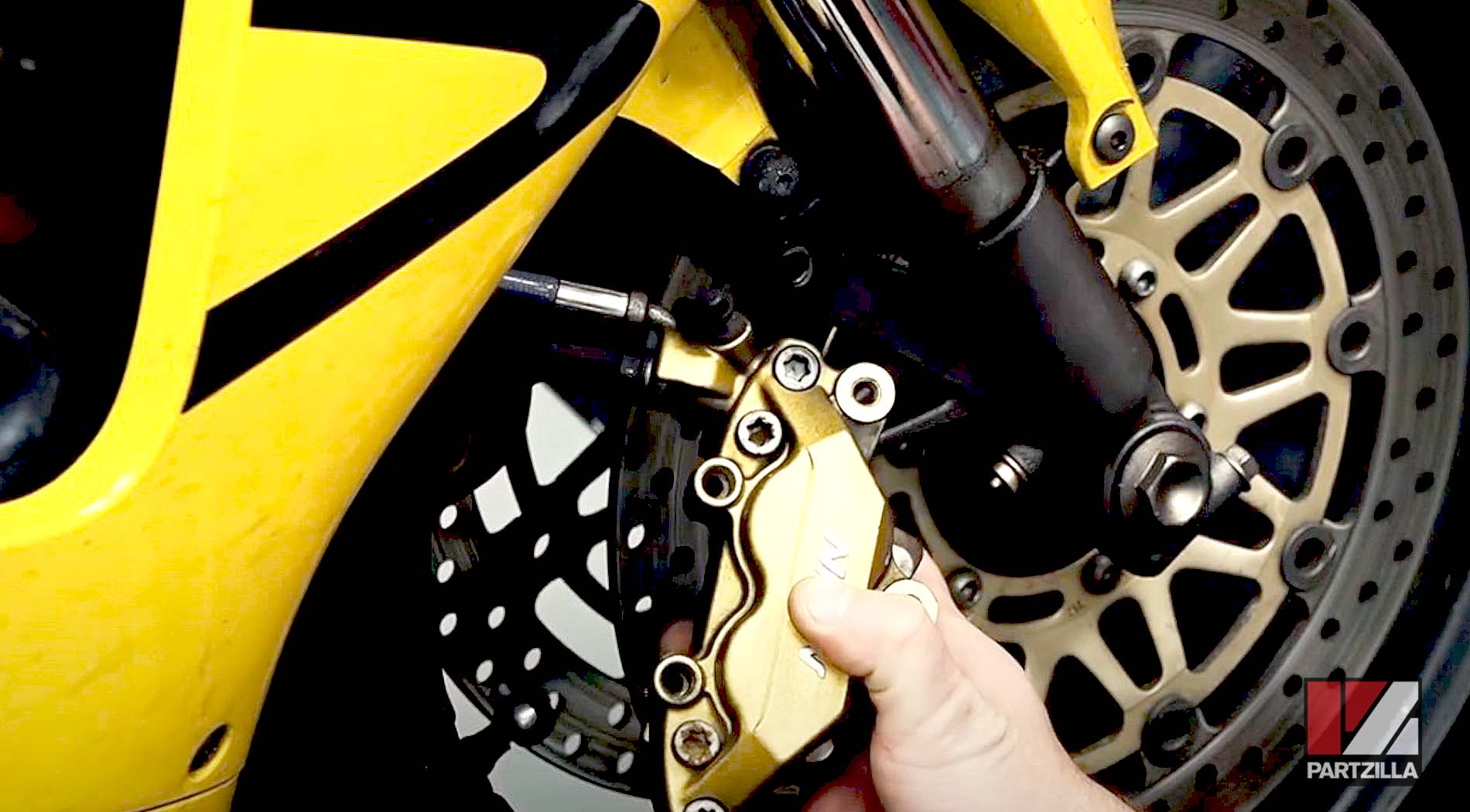 Honda CBR 929  front brake pads change