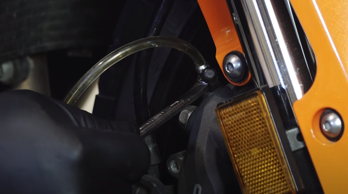 Honda CBR600RR manual front brake bleed
