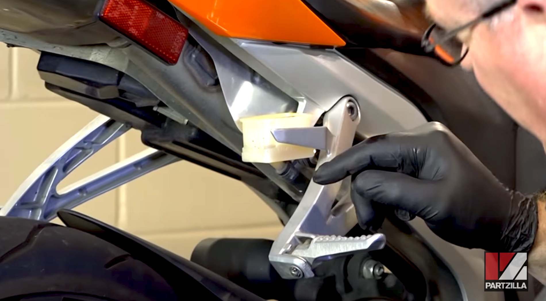 Honda CBR 600 rear brake bleed vacuum method
