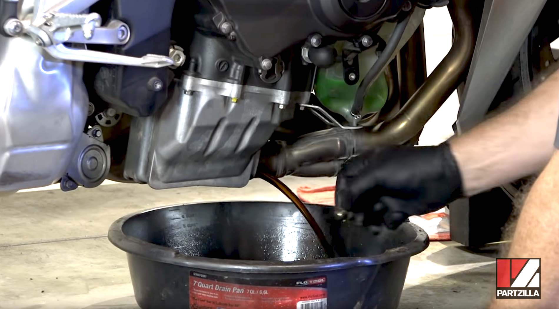 Honda CBR600 clutch rebuild oil drain