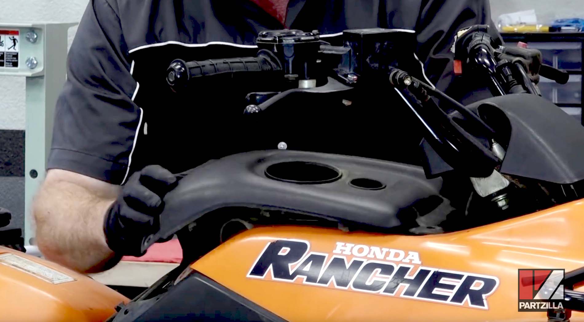Honda Rancher TRX350 top end rebuild teardown