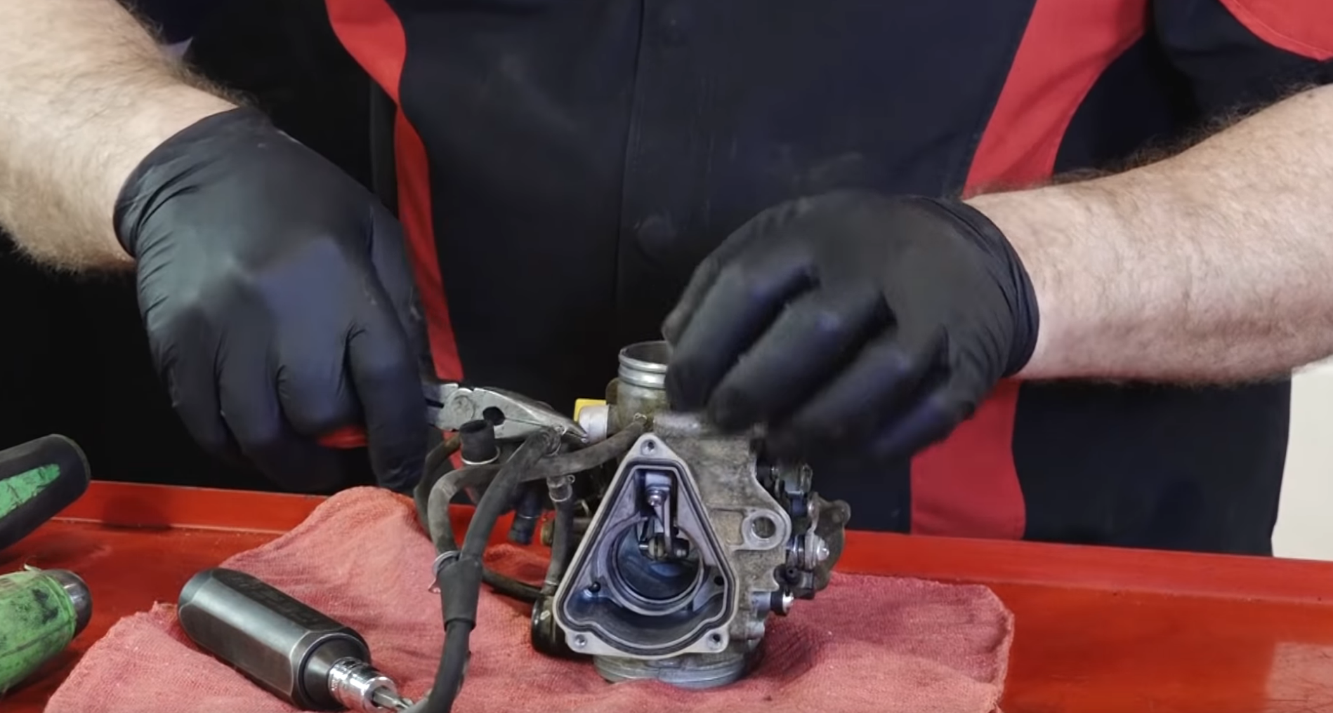 Honda TRX ATV carburetor disassembly