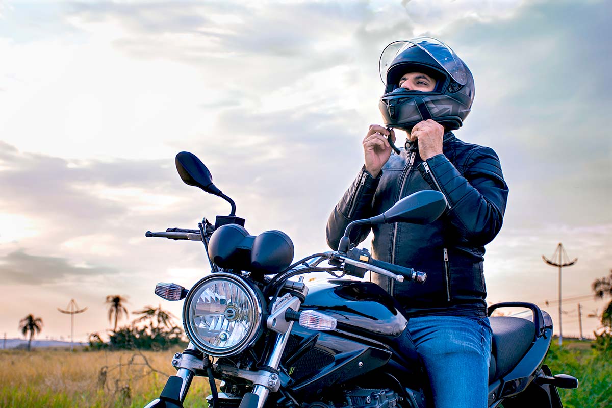 Tips for cleaning motorcycle helmets