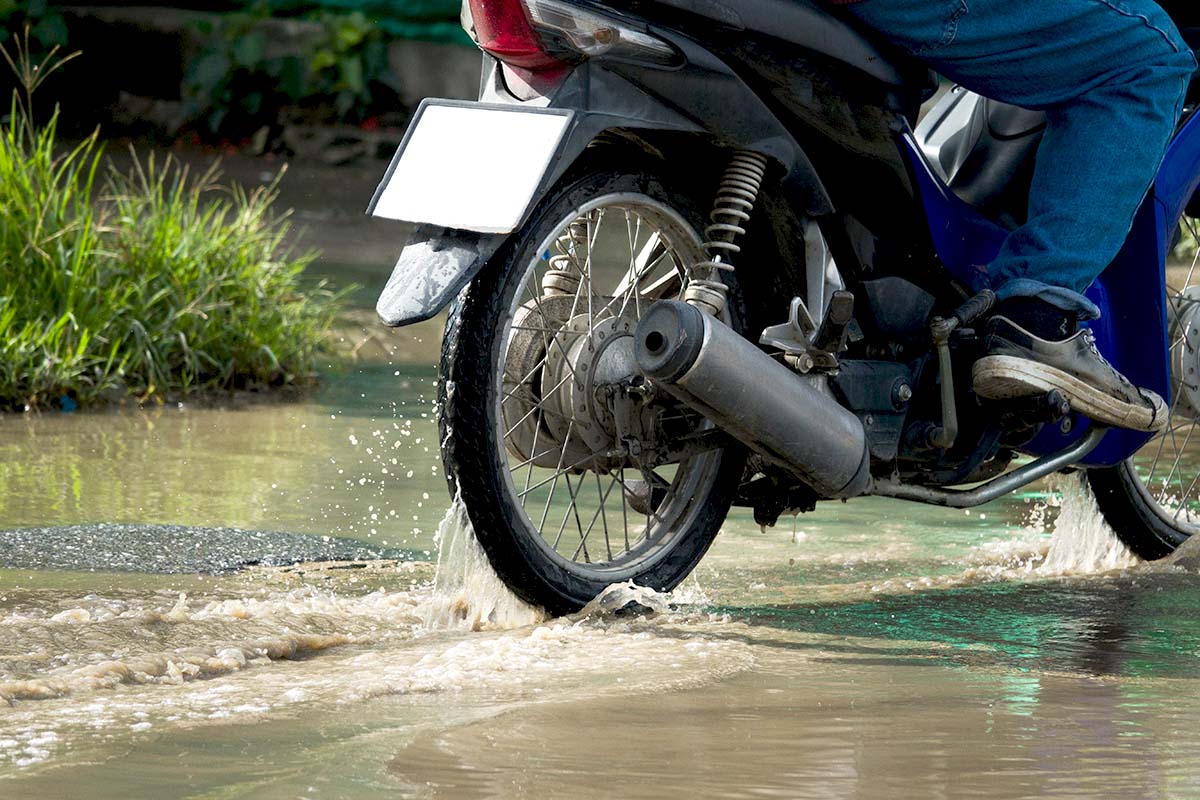 Motorcycle rain riding shoes