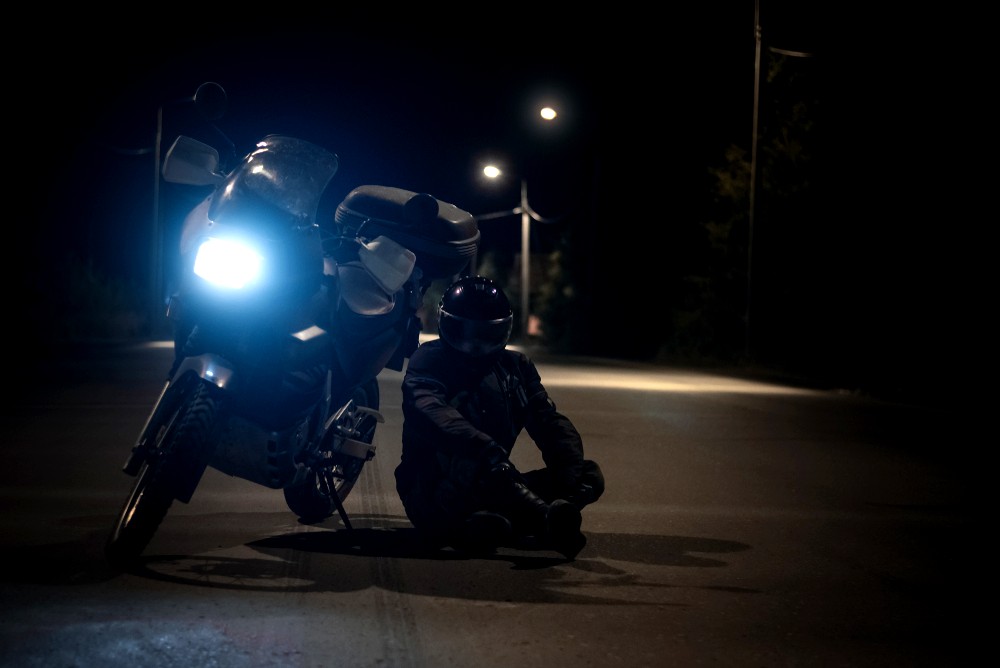 Motorcycle-night-riding-safety-fatigue