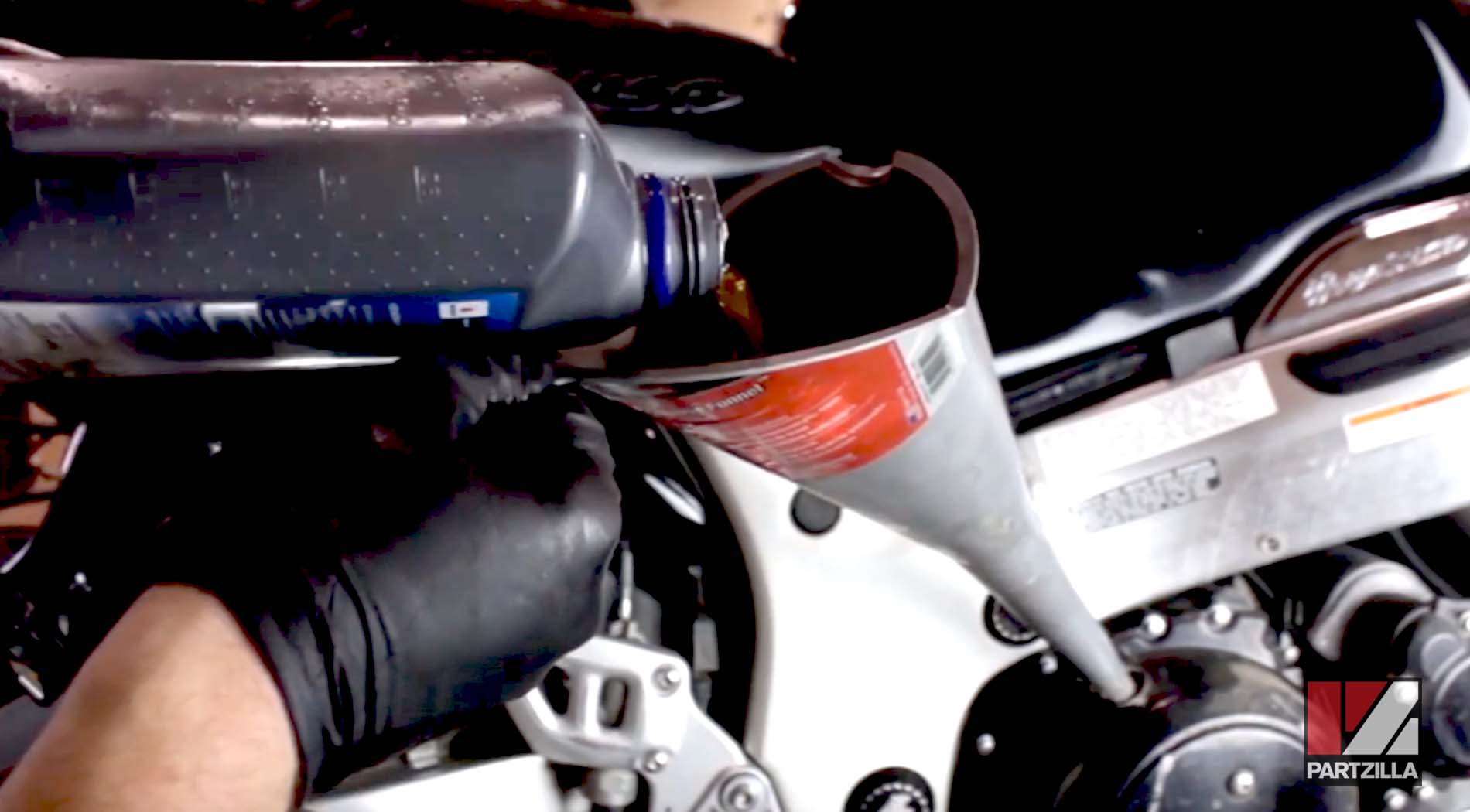 Suzuki GSX-R 1300 motorcycle oil refill