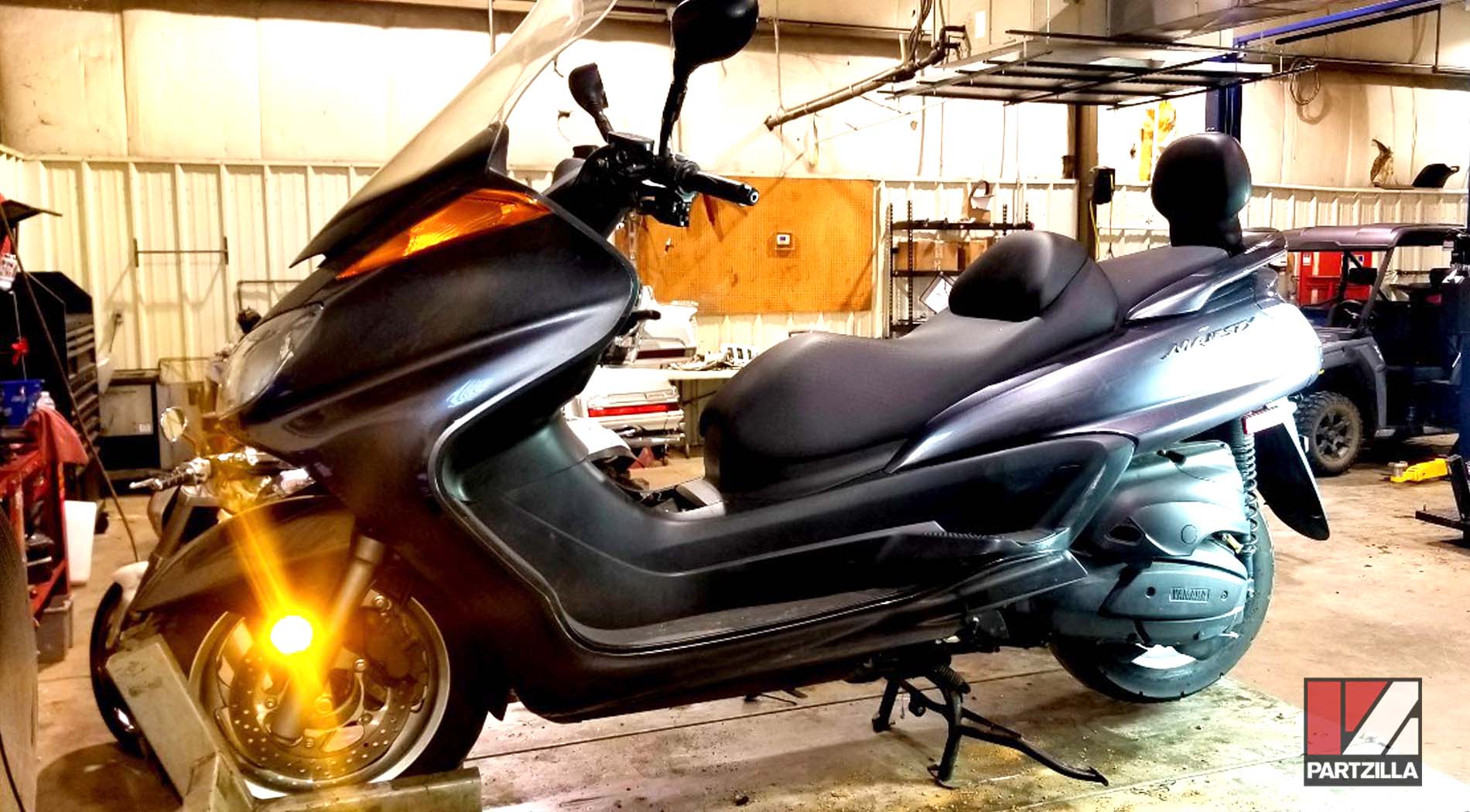 Yamaha Majesty 400 scooter oil change