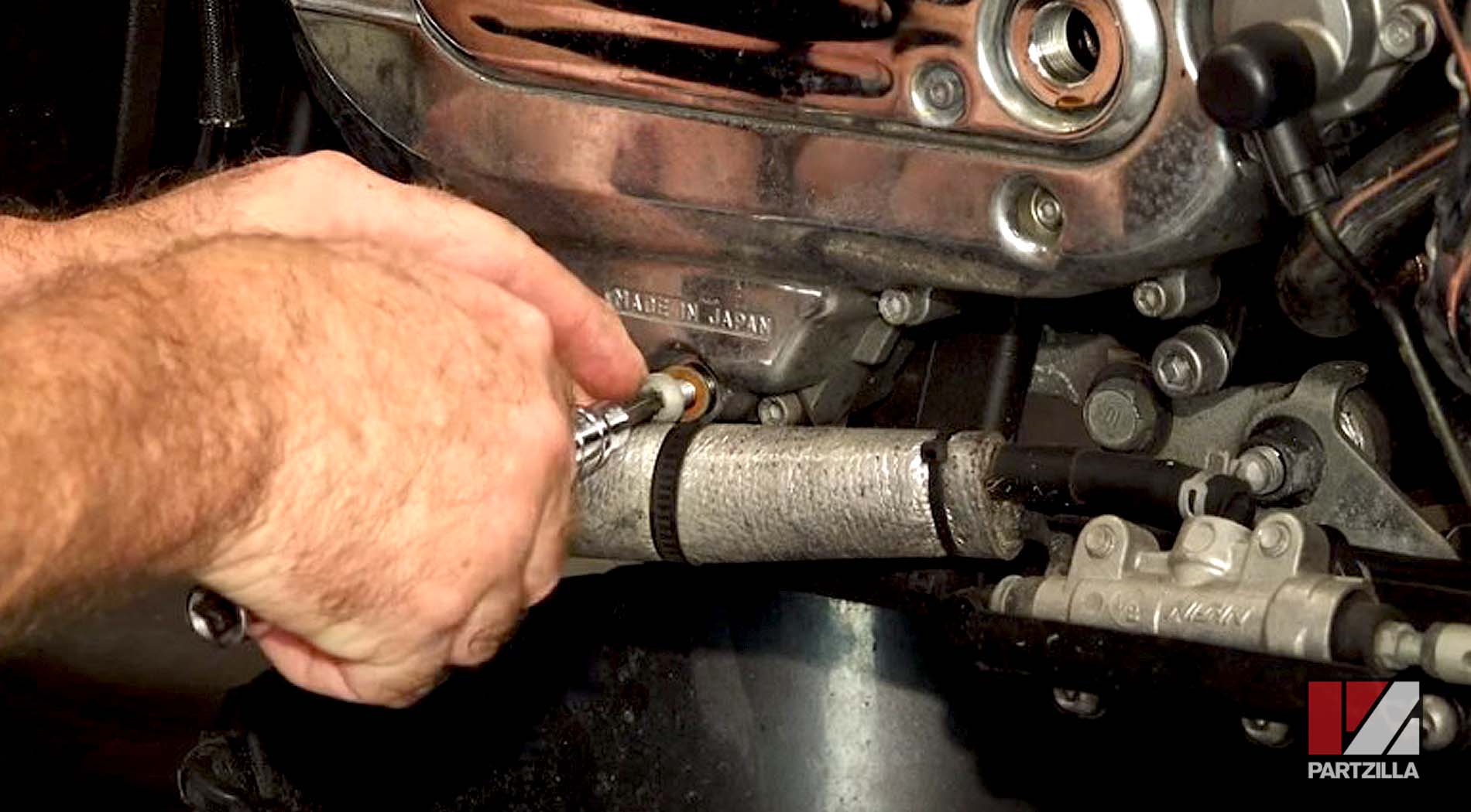 Yamaha Raider gear oil change drain bolt