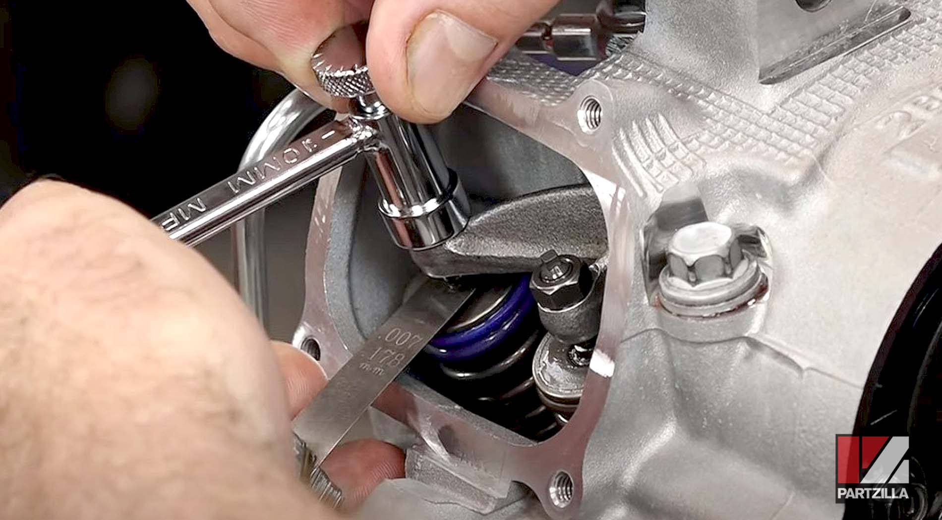 Yamaha Raptor 700 ATV valve adjustment