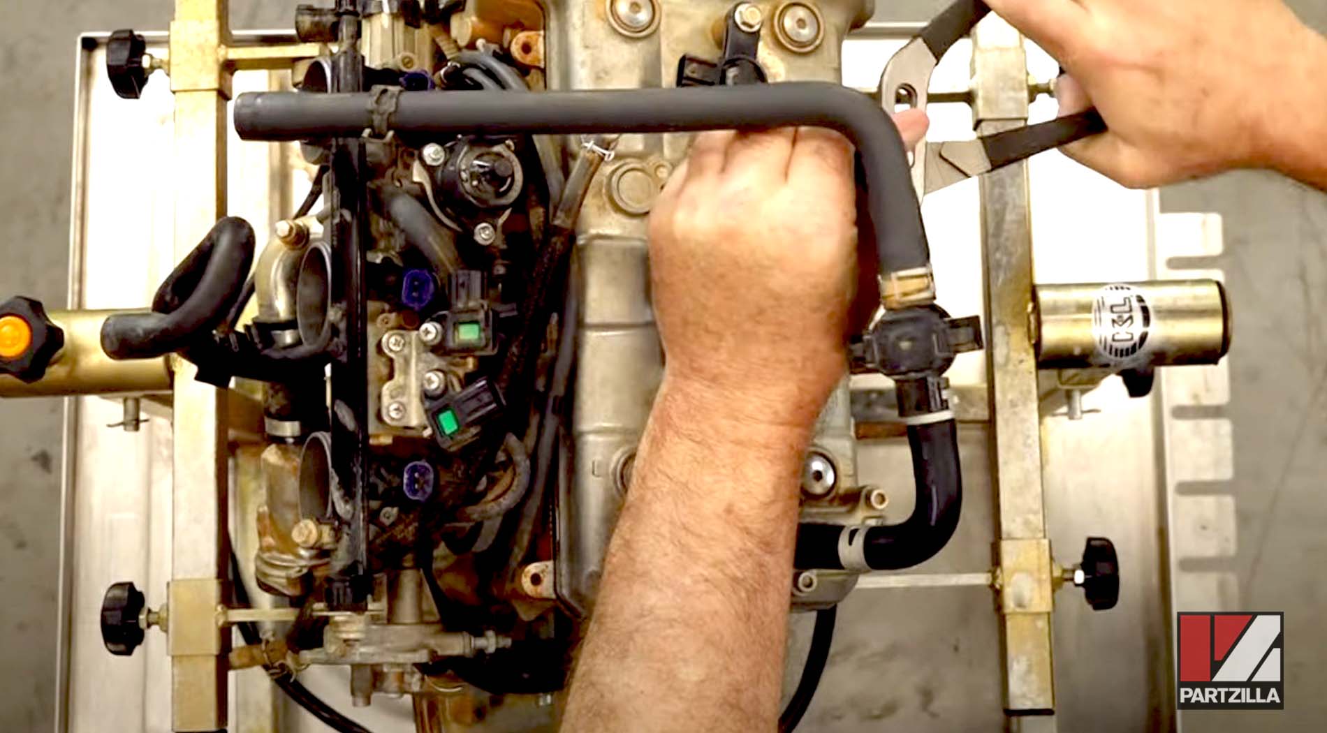 Yamaha YXZ1000R engine rebuild teardown