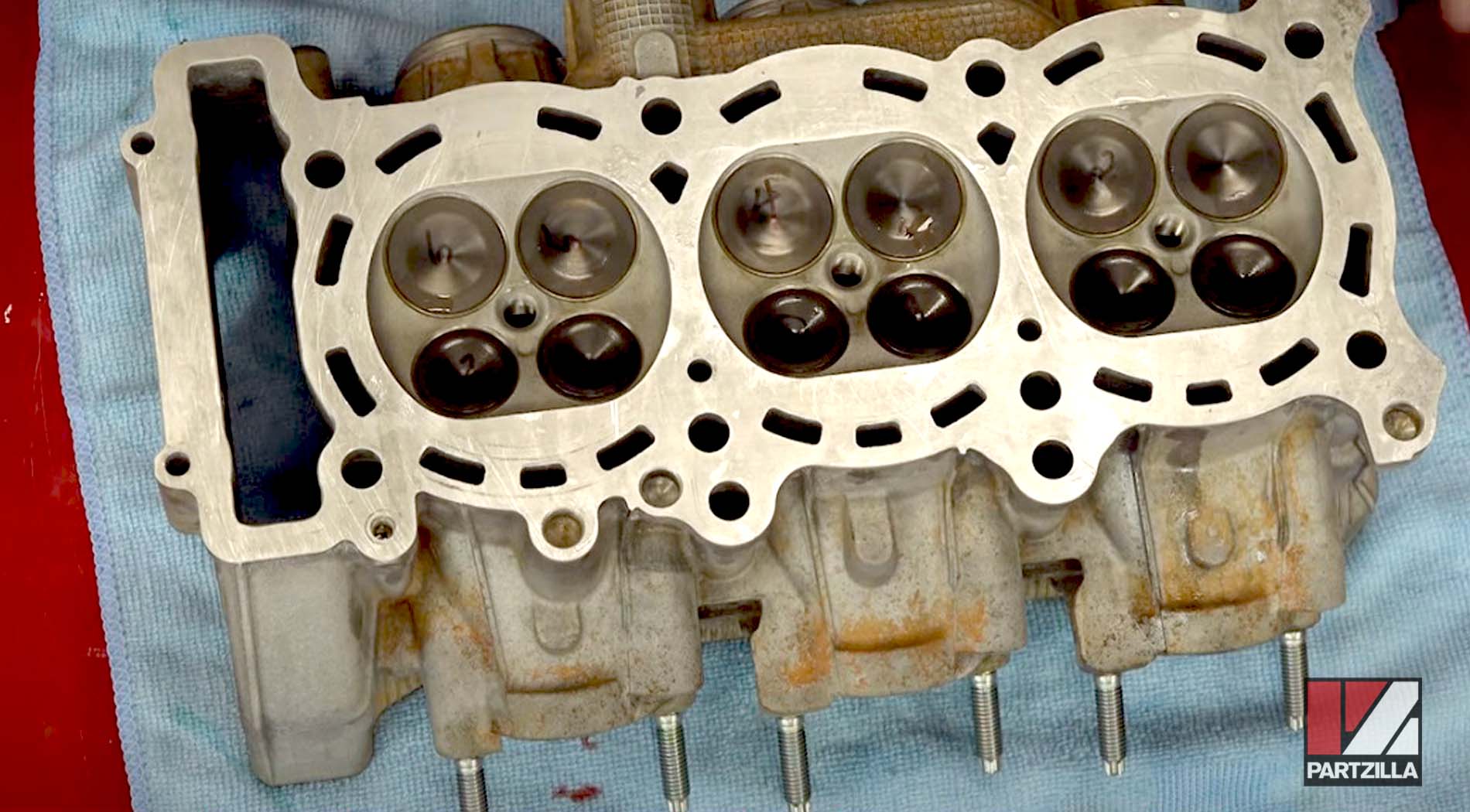 Yamaha YXZ1000R engine valves installed