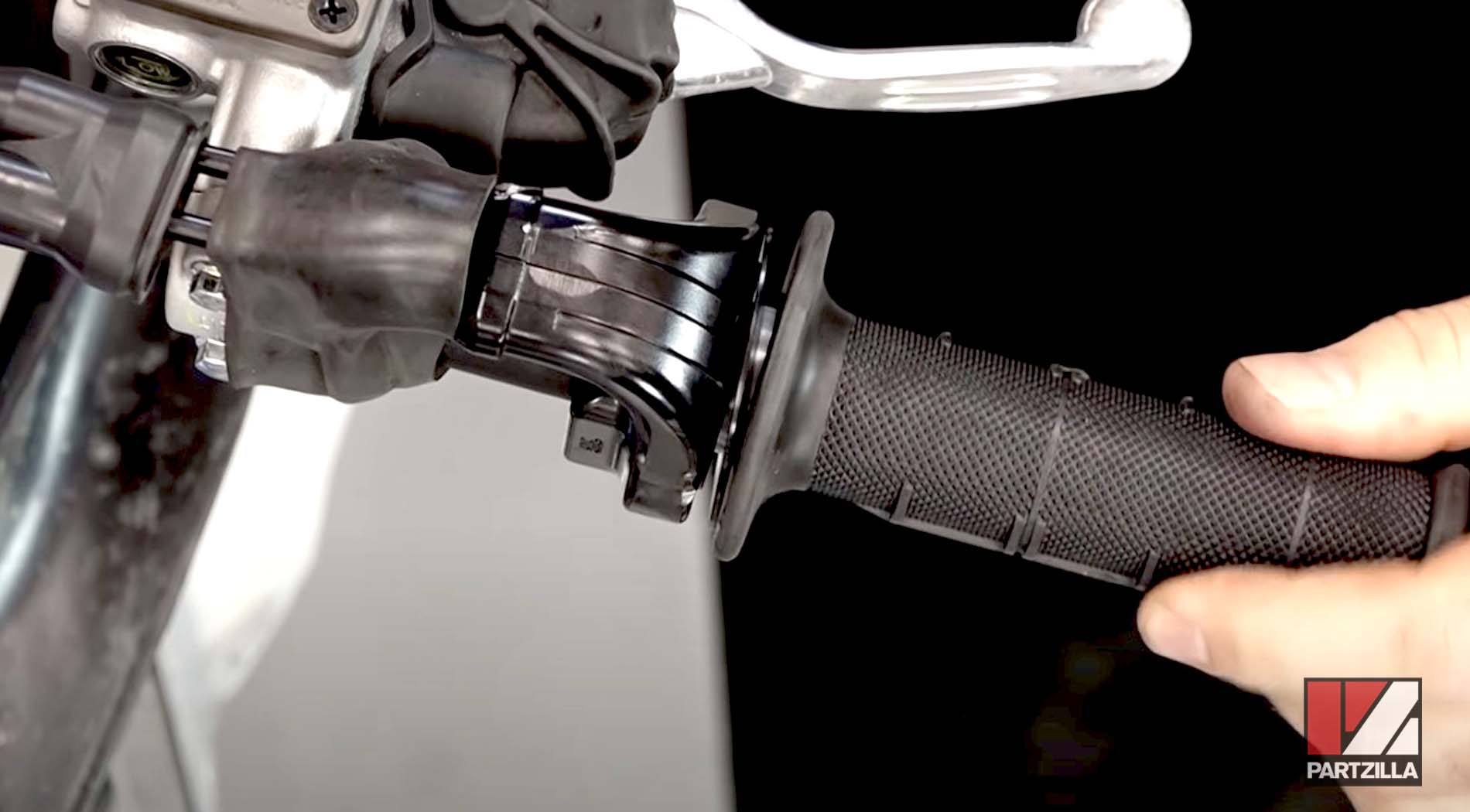 Yamaha YZ450 supercross bike throttle grip replacement