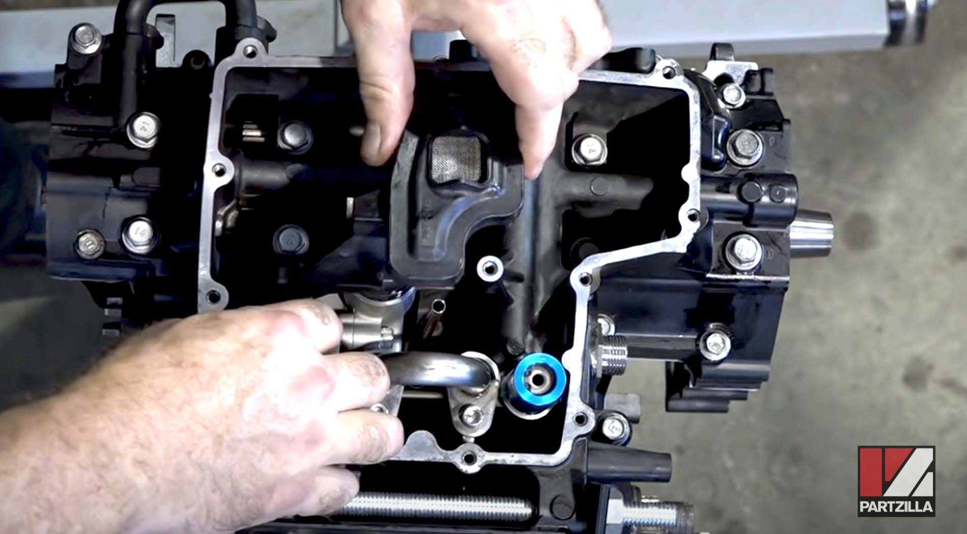 Yamaha R6 crankcase oil parts assembly