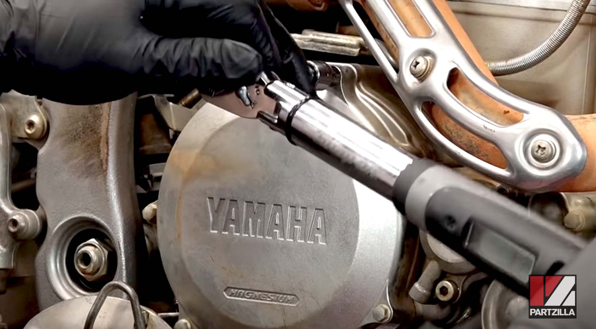 Yamaha YFZ450 ATV clutch cover installation